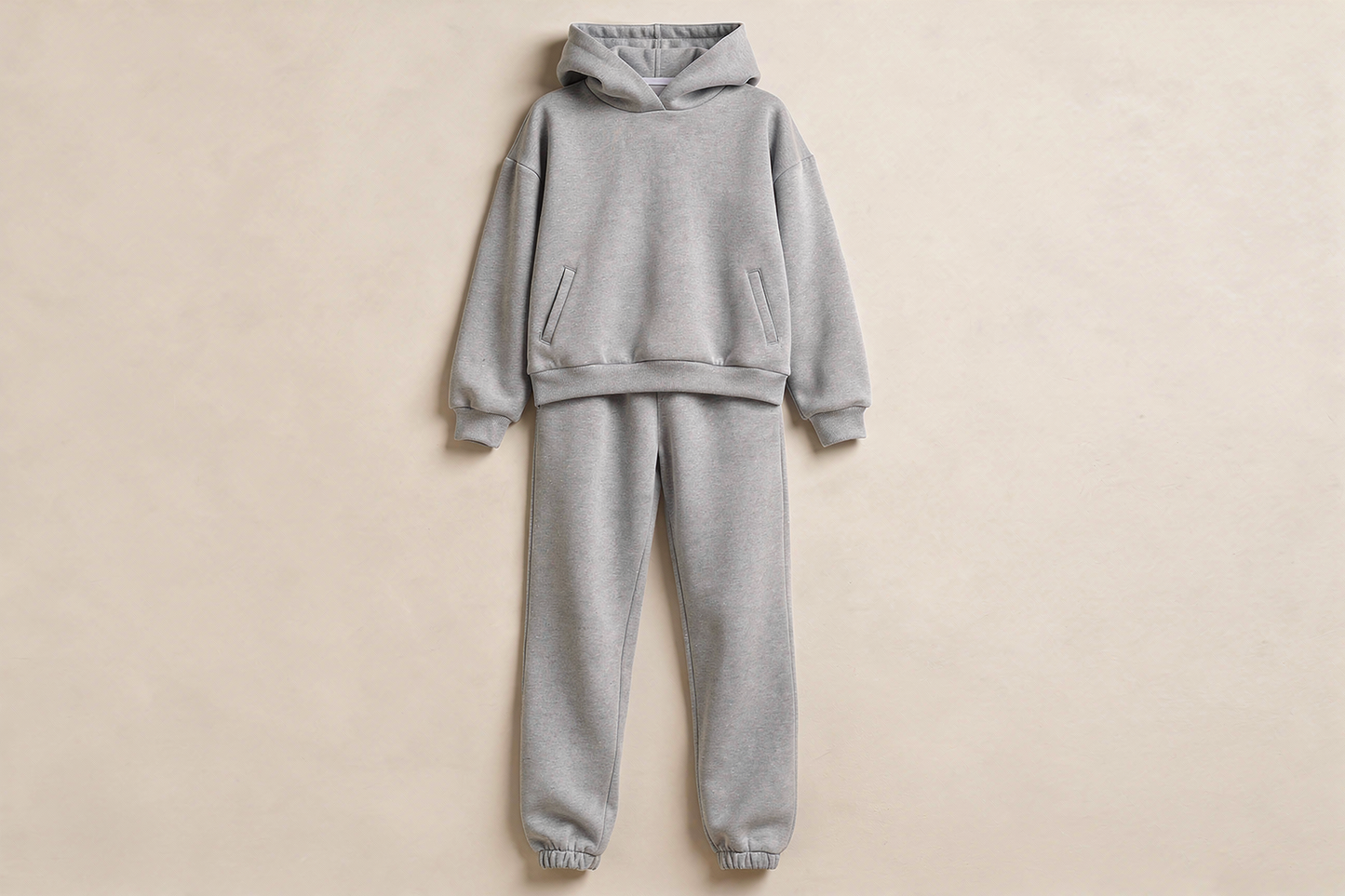 VIOLETT | GEMÜTLICHER ZWEITEILIGER TRAININGSANZUG