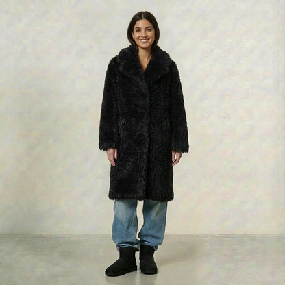 ALYRA | LUXUS-LAMMMANTEL