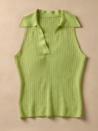 AMARA | Geripptes Top mit V-Ausschnitt