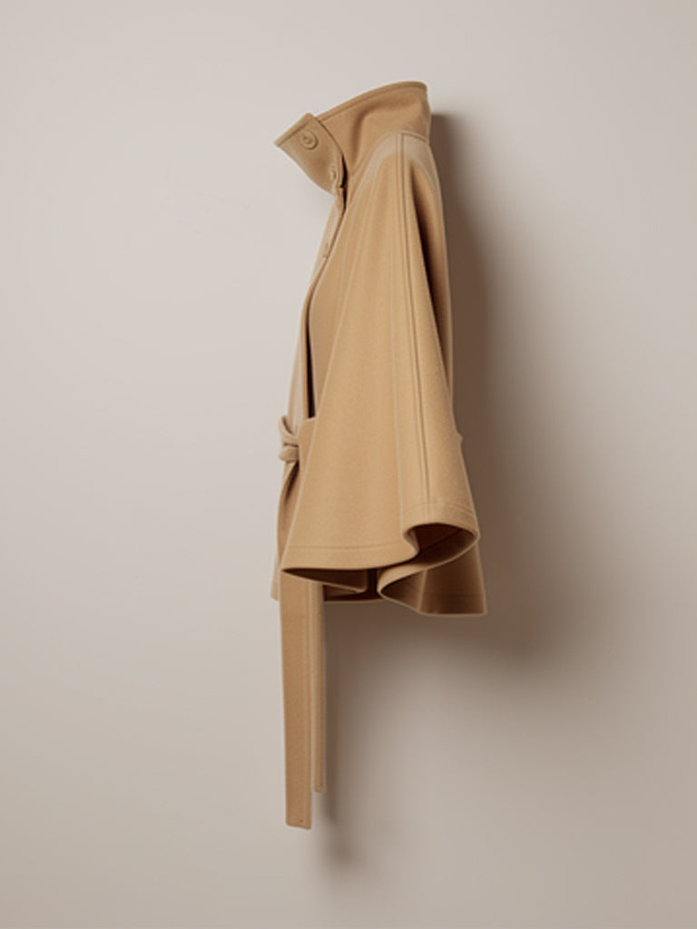 ERIS | ELEGANTER MANTEL MIT WEITÄRMELN